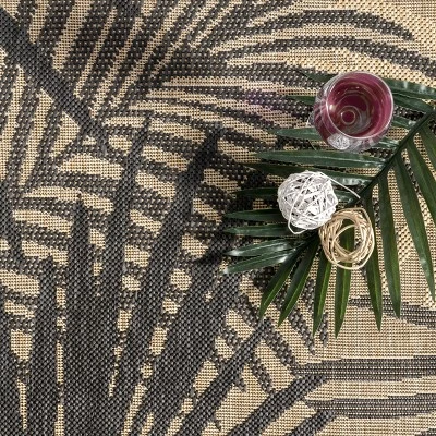 NuLOOM Kasia Areca Palm Indoor/Outdoor Patio Area Rug 5 NuLOOM Kasia Areca Palm Indoor/Outdoor Patio Area Rug - Image 5