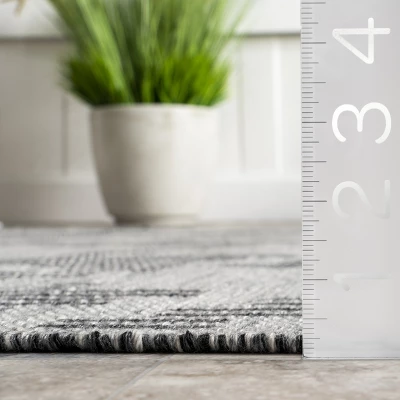 NuLOOM Resi Geometric Striped Indoor/Outdoor Patio Area Rug 2 NuLOOM Resi Geometric Striped Indoor/Outdoor Patio Area Rug - Image 2