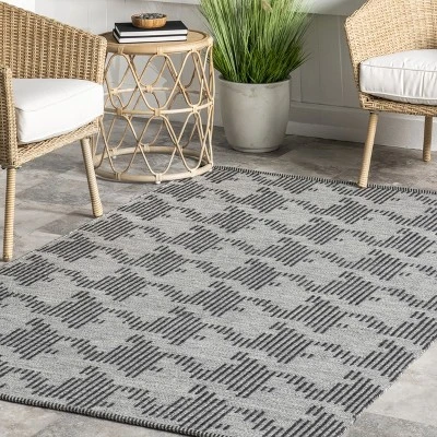 NuLOOM Resi Geometric Striped Indoor/Outdoor Patio Area Rug 8 NuLOOM Resi Geometric Striped Indoor/Outdoor Patio Area Rug - Image 8