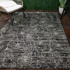 Outdoor Rug Traced Floral - Smith & Hawken™